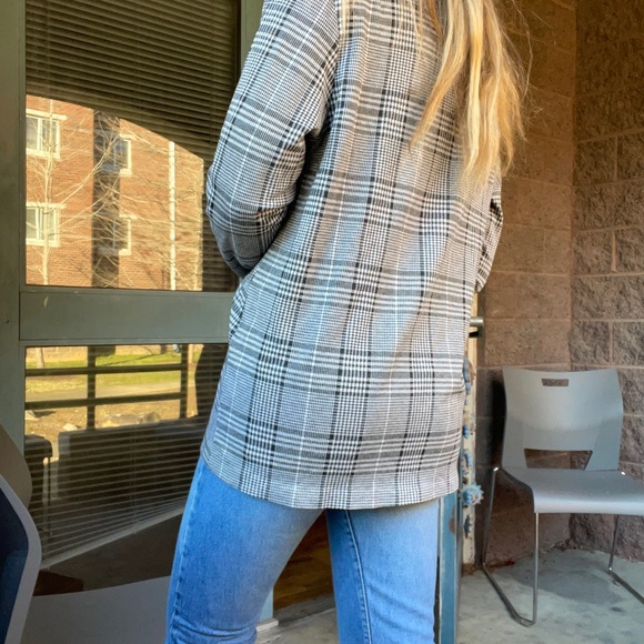 DIVIDED H&M, Large, checkered blazer with no buttons and one pocket - Picture 3 of 5